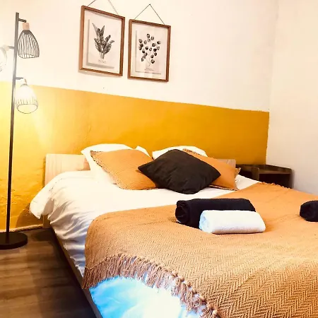 Casa Amarilla Avec Exterieur * Nîmes