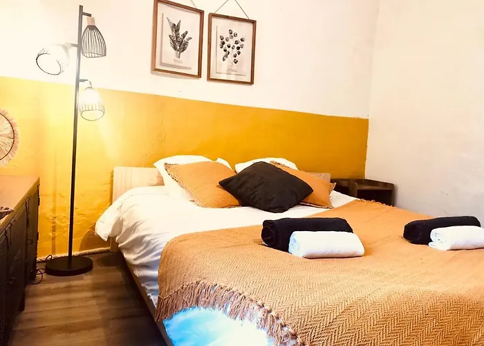 Casa Amarilla Avec Exterieur * نيم